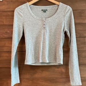 Wild Fable gray size S long sleeve crop top.